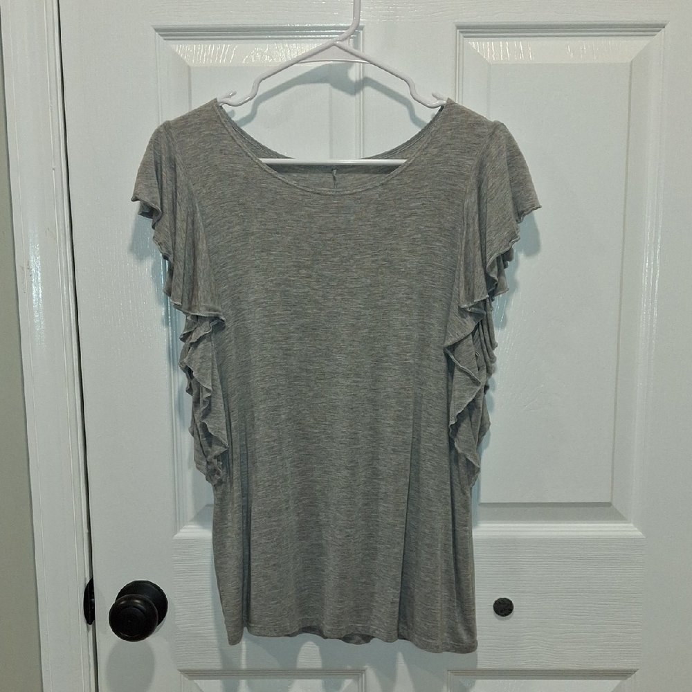 Elegantees.Gray Ruffle Sleeve Women's Top. Size M.